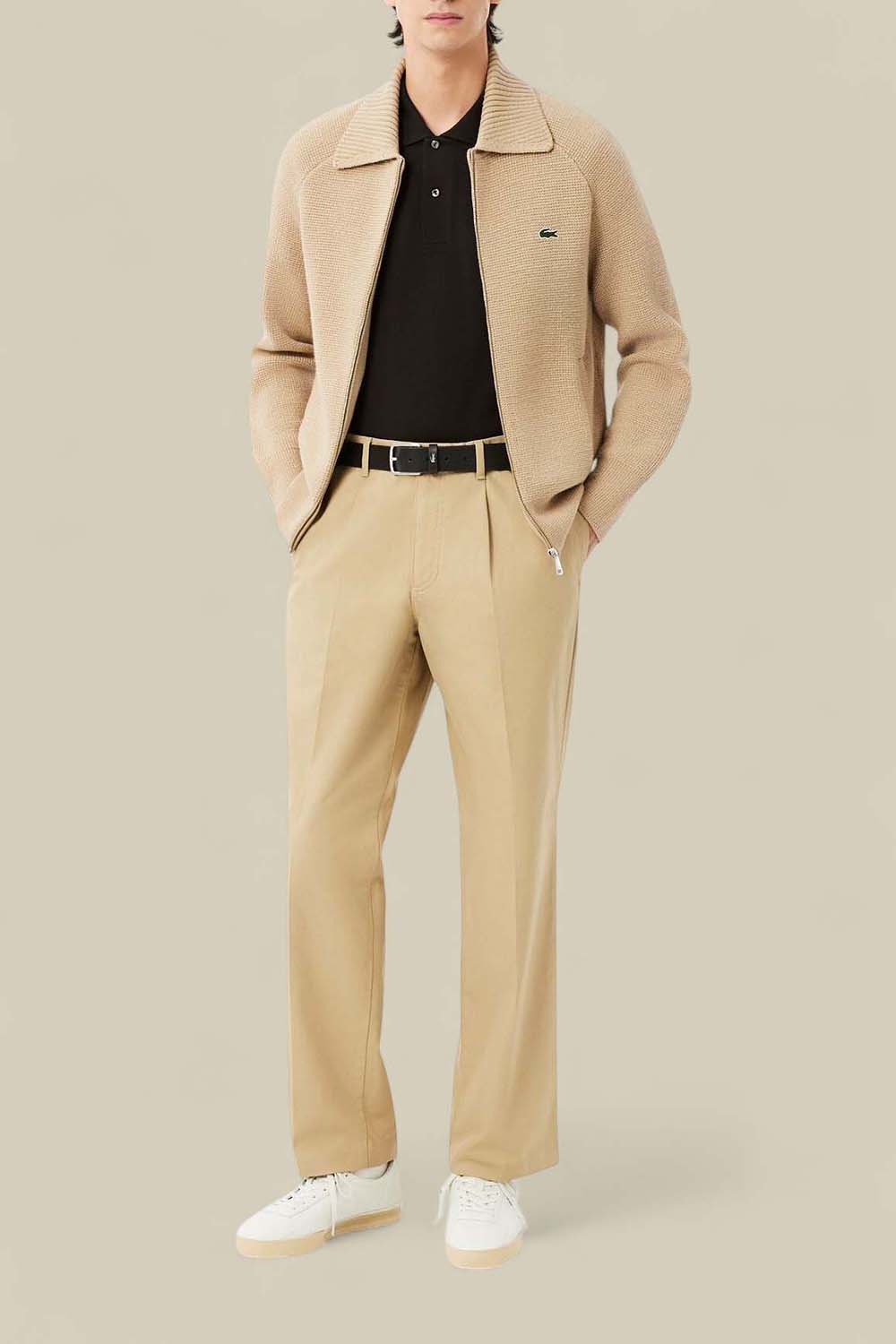 תמונת כל הלוק של חולצת פולו